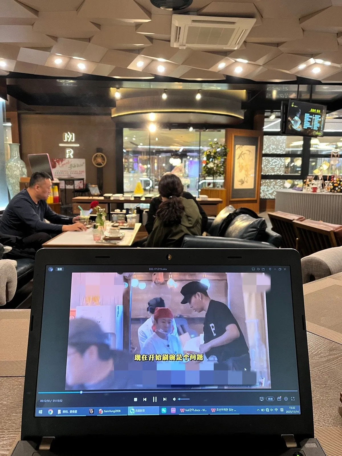 싱글벙글 북쪽에 있는 평양 정권 근황