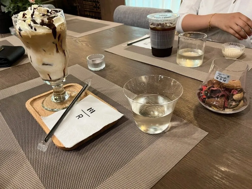 싱글벙글 북쪽에 있는 평양 정권 근황