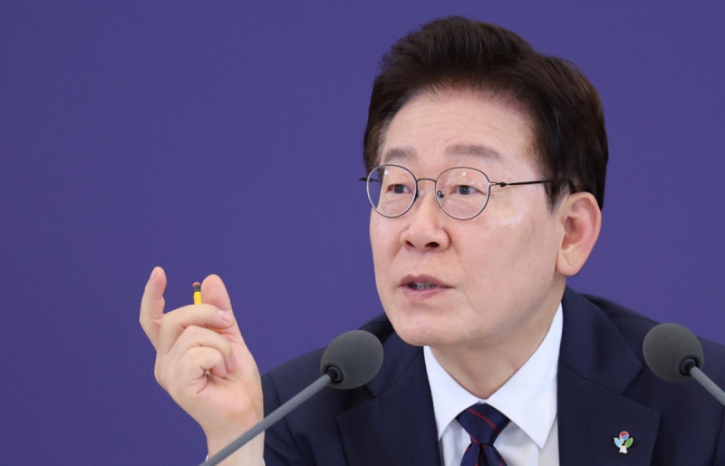 李 "무능한 지휘관 선발…결과 불보듯 뻔해"