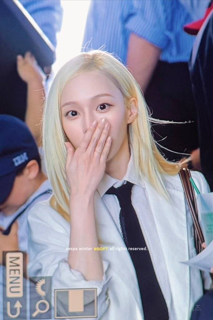 어제자 런던 윔블던 테니스 대회 참석한 에스파 윈터