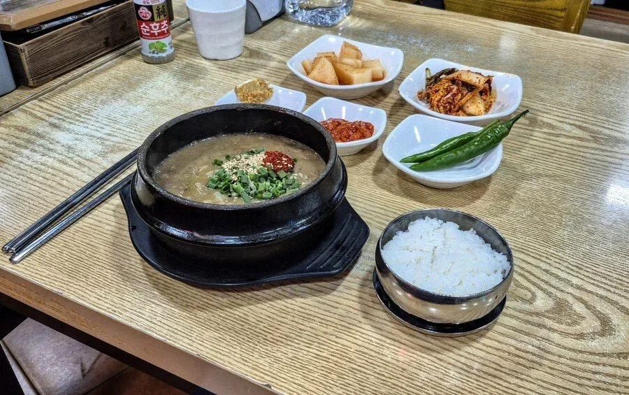 리뷰 5만개가 넘는다는 제주도 식당....jpg