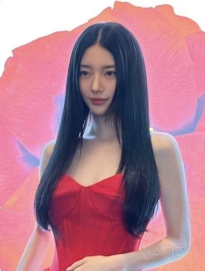 어제자 싱가포르 츠바키 행사 끝나고 인스타 사진 올려주는 수지