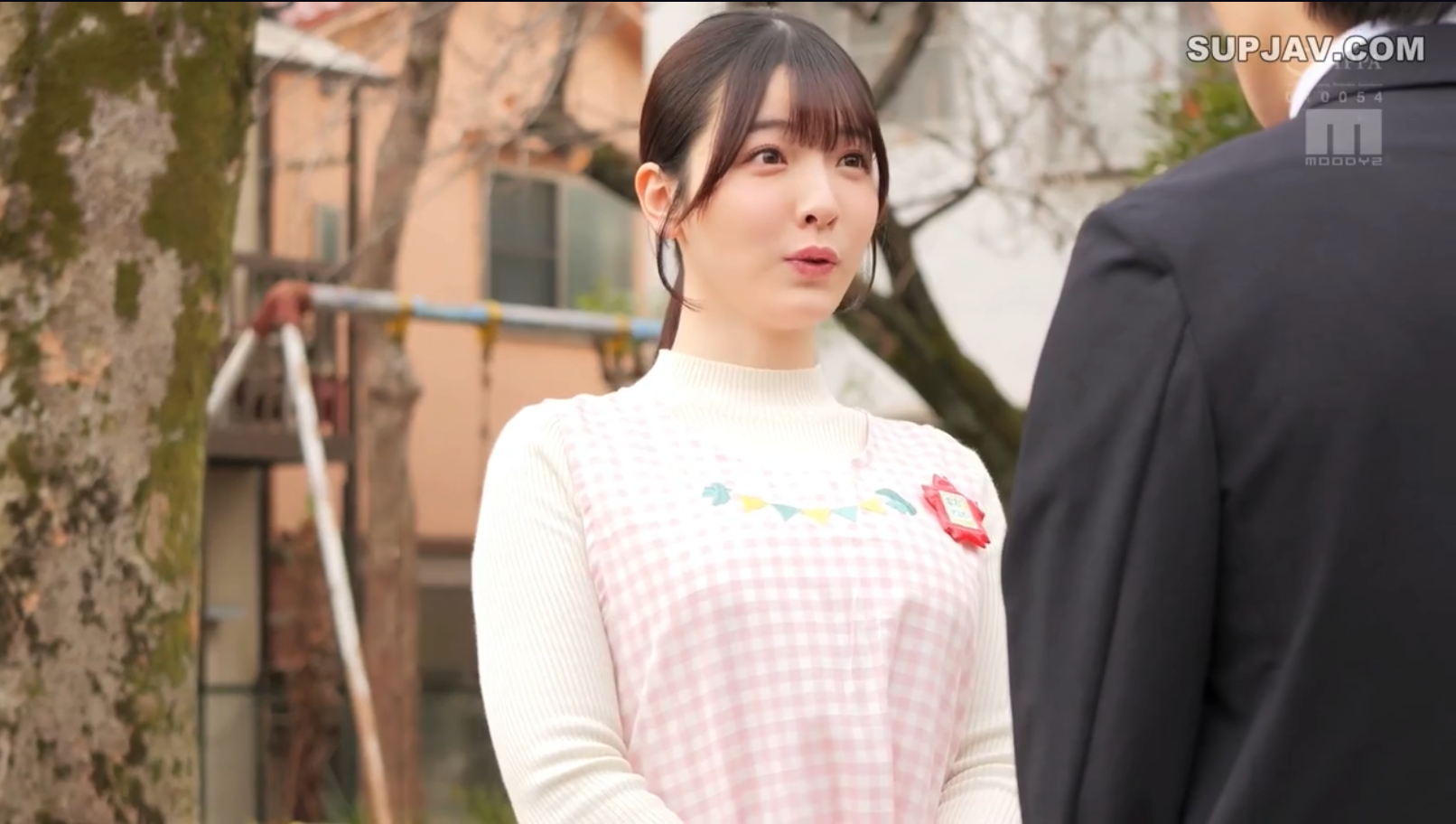아내가 친정에 간 사이, 거유 보육교사와 동거하면 생기는 일_2부