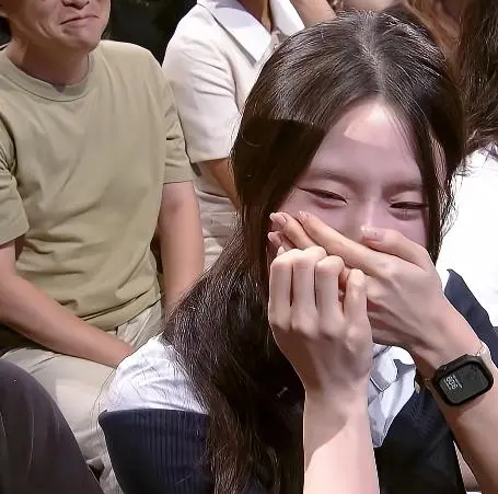 인터뷰 중 전 여친을 만남.jpg