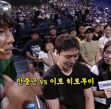 인터뷰 중 전 여친을 만남.jpg