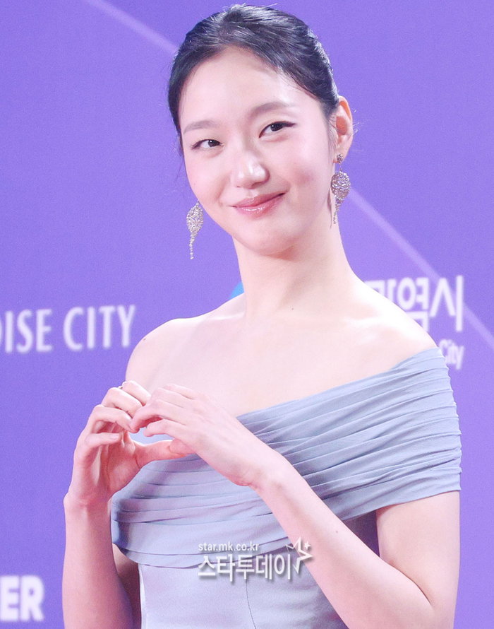 청룡어워즈 대상 김고은 (은중과 상연)