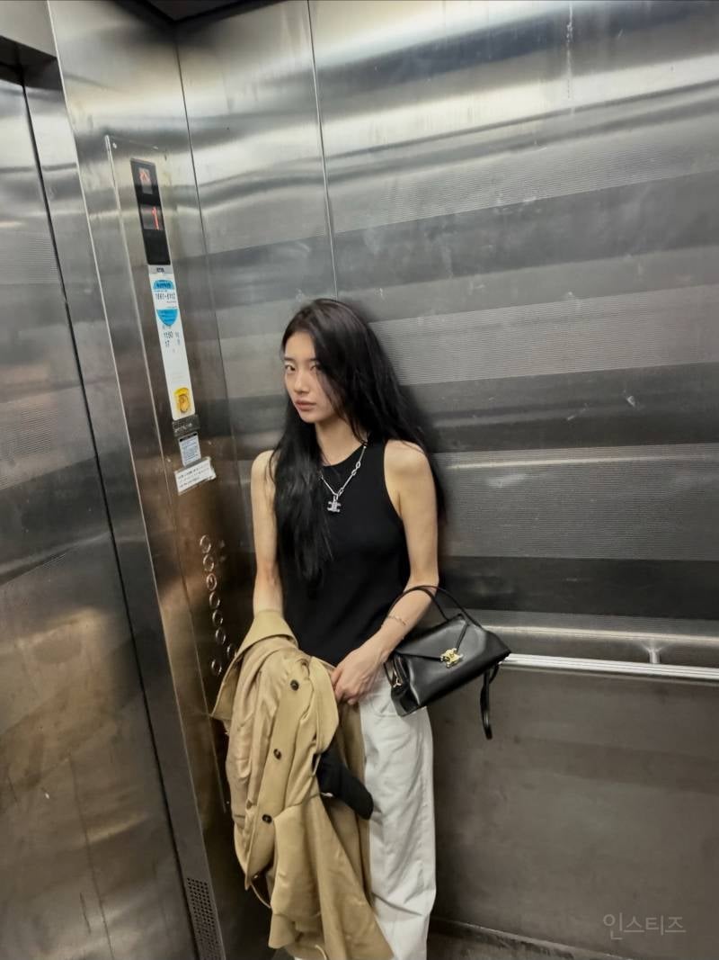 260821 수지 소속사 인스타 올린 게스 광고 화보 비하인드 사진&영상