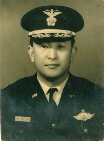 재업) 故 안병하 치안감 육사 시절 사진.jpg