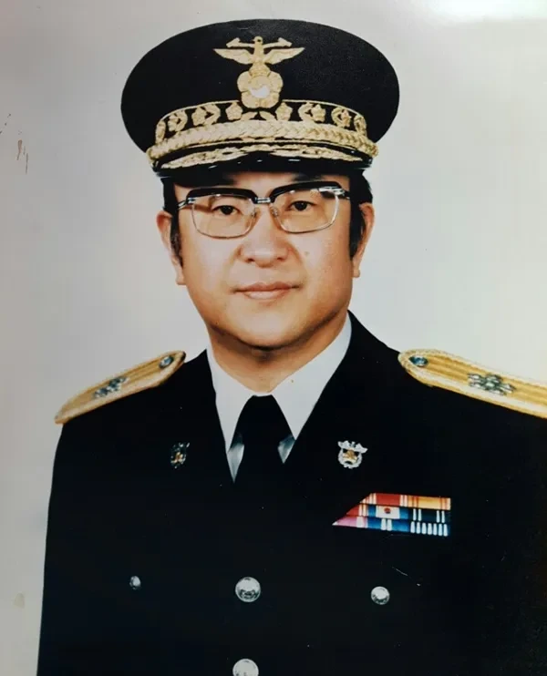 재업) 故 안병하 치안감 육사 시절 사진.jpg