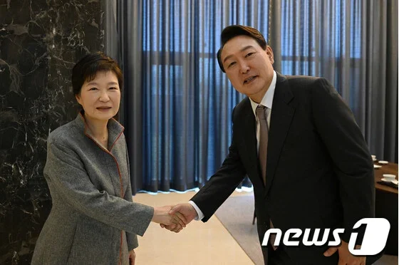세상에서 가장 어색한 사진들