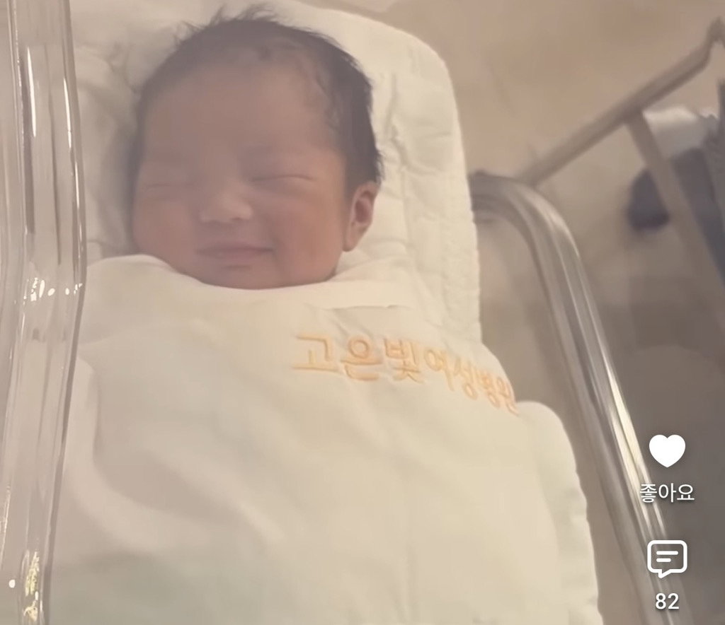 세상 떠난 반려견이 딸로 돌아온거 같다는 유튜버.jpg