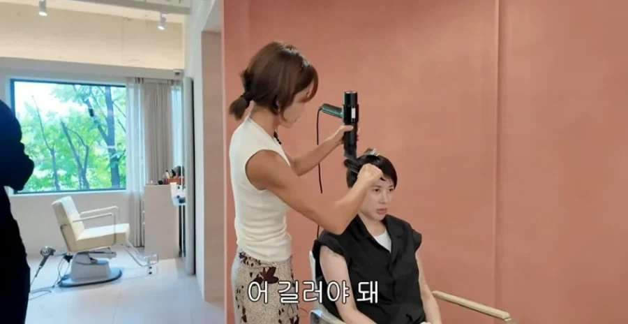 쥬얼리 서인영이 최근 머리 기르는 이유 ㅋㅋㅋ.jpg