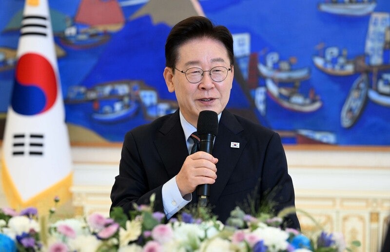 이 대통령, 연임 불출마 요구에 “도둑질 안 하겠단 말 굳이 해야 하나”