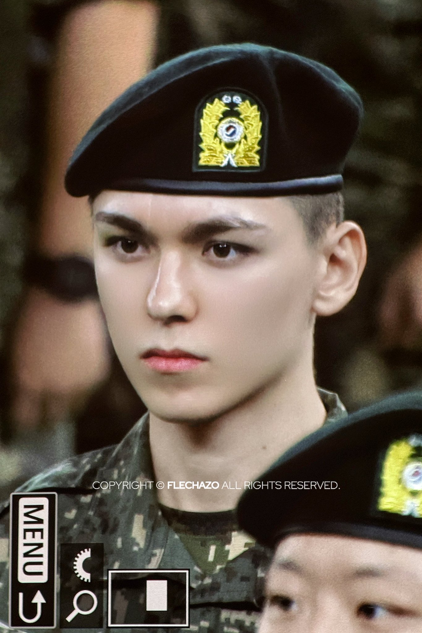 육군훈련소 수료식하는 세븐틴 버논 연예인