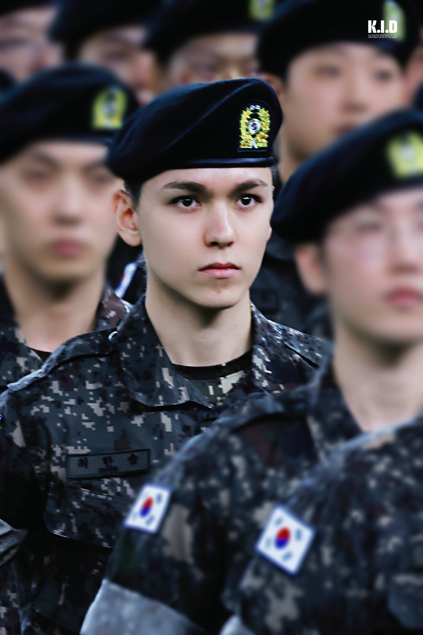 육군훈련소 수료식하는 세븐틴 버논 연예인