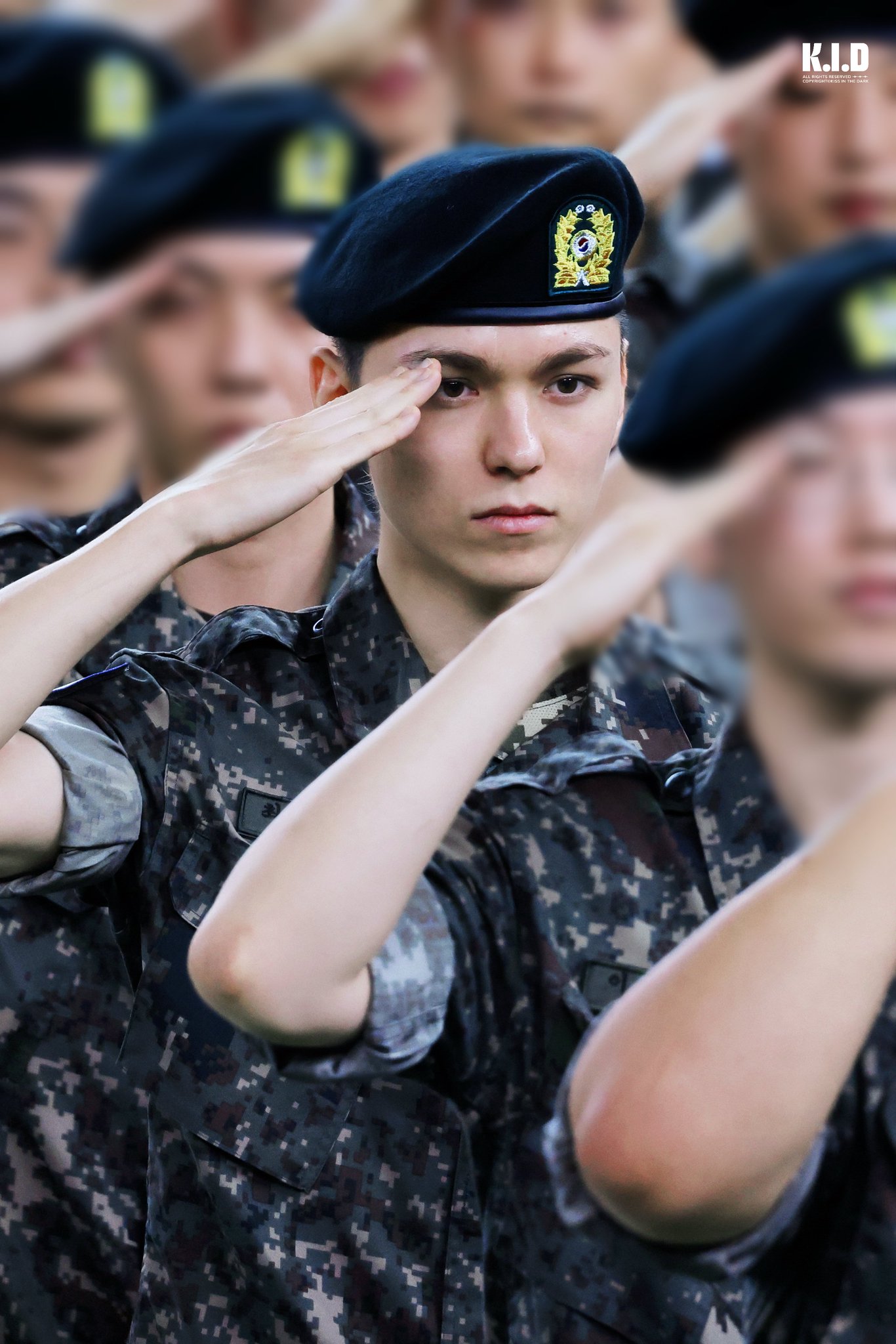 육군훈련소 수료식하는 세븐틴 버논 연예인