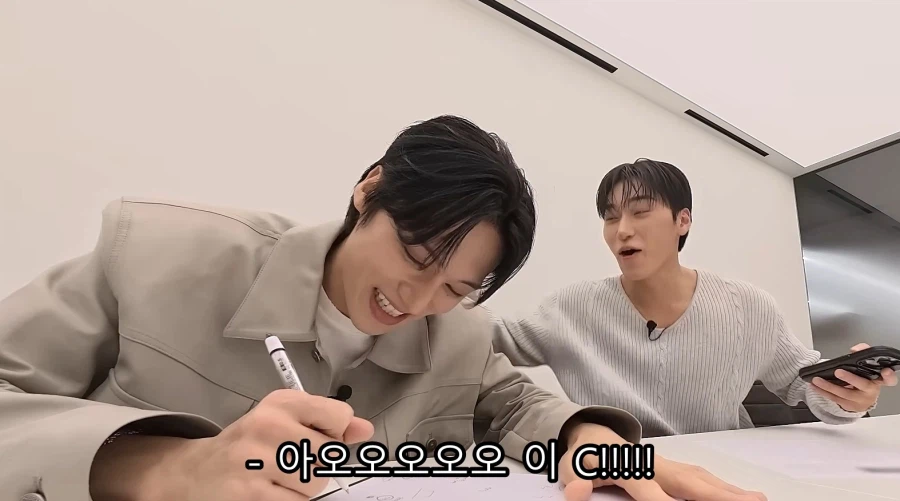 친누나랑 통화하고 논란이 생긴 한국 아이돌 ㅋㅋ