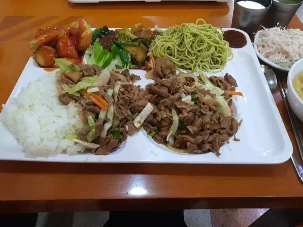 부산 우체국 7000원 무한리필 뷔페 수준