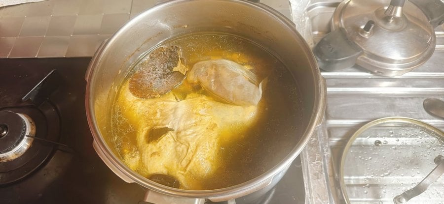상황버섯 육수팩 넣고 삼계탕 끓여 봤습니다