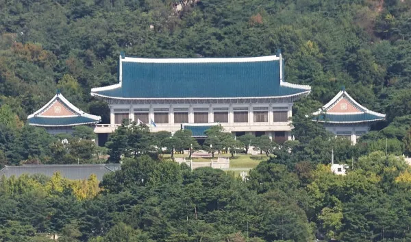 [속보] 대통령비서실, 30억 들여 월평균 11회 여론조사..내용은 비공개