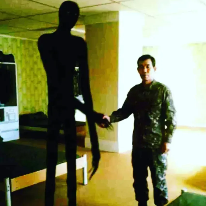 백룸에 떨어진 행보관.jpg