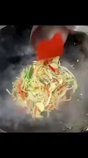 진짜 먹음직스럽게 볶아주는 리얼 짬뽕