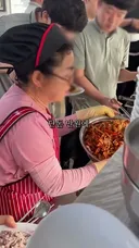 바닷가 근처 자연산 멸치회 무한리필 뷔페