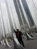 어디서 본듯한 조형물.