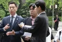 구속심사 받으러 온 김세의를 바라보는 사람
