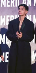 AMAs에서 과감하게 투머치룩 하고 나온 방탄 뷔