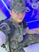 강다니엘 인스타그램 업뎃 - 외출 (feat.빡빡머리)