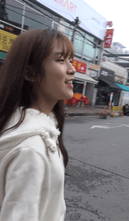 남자들이 자주 본다는 여자 표정 gif