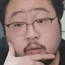 그런데 스파이더맨 수트가 상당히 쪼이나봐
