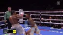 오늘자 복싱 타이틀전에서 나온 미친 신기술.gif