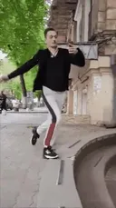실수로 프라모델 구매한 유부남.gif