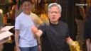 속보)황회장 동물원 원숭이에게 과자 주듯이 던져.jpg