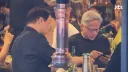 젠슨 황의 스마트폰 터치 방법