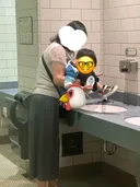 상하이 디즈니 화장실이라고 하는데… (주의)