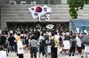 '광화문 아스팔트'와 거리 두는 잠실개표소 시위…2030 자율집회