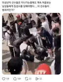 미성년자 선수들은 지나가는중에도 계속 처음보는 남성들에게 짐 검사를 당해야했다