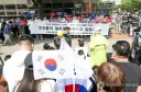 핸드볼경기장 앞에서 업무 정상화 호소문 발표하는 체육단체들