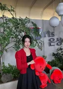 안어울리는 색깔이 없는거 같은 임지연 패션.jpgif