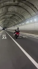 큰사고 날듯한 오토바이 커플.mp4