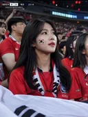 한국va체코 경기중 카메라에 잡힌 처자