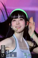시은 - 박남정 마스크 벗기고 볼 잡아 흔들기