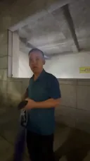 아저씨 살살 약올리며 욕하다 맞는 문신녀