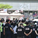 시위대에 막혀 칼 빌려 출국한 펜싱 국대, 이게 말이 되나