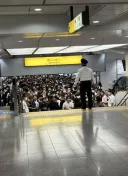 모두 내 이야기를 들어!