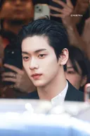 호불호 갈리는 완깐으로 돌체앤가바나 쇼에 참석한 투바투 수빈