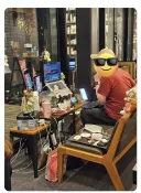 카페 전세 냈냐 꾸짖기에는 너무 많은 커피였다